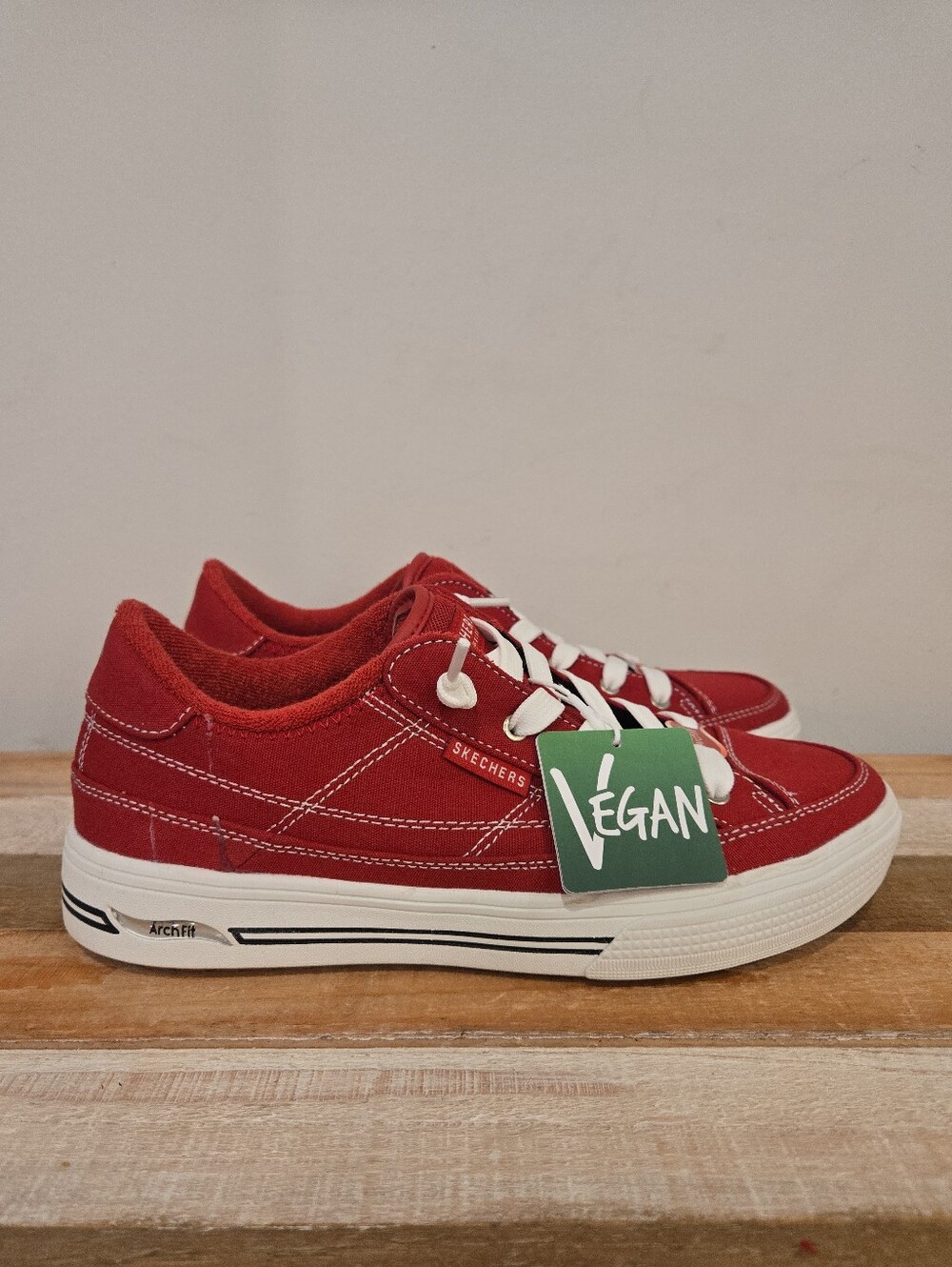 SKECHERS Arch Fit Arcade Arcata Shoe Women's Size US 9 Canvas Red 177195
